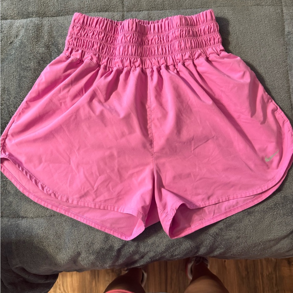 Nike One Women's Dri-FIT Ultra High-Waisted Brief-Lined Shorts Pink Large